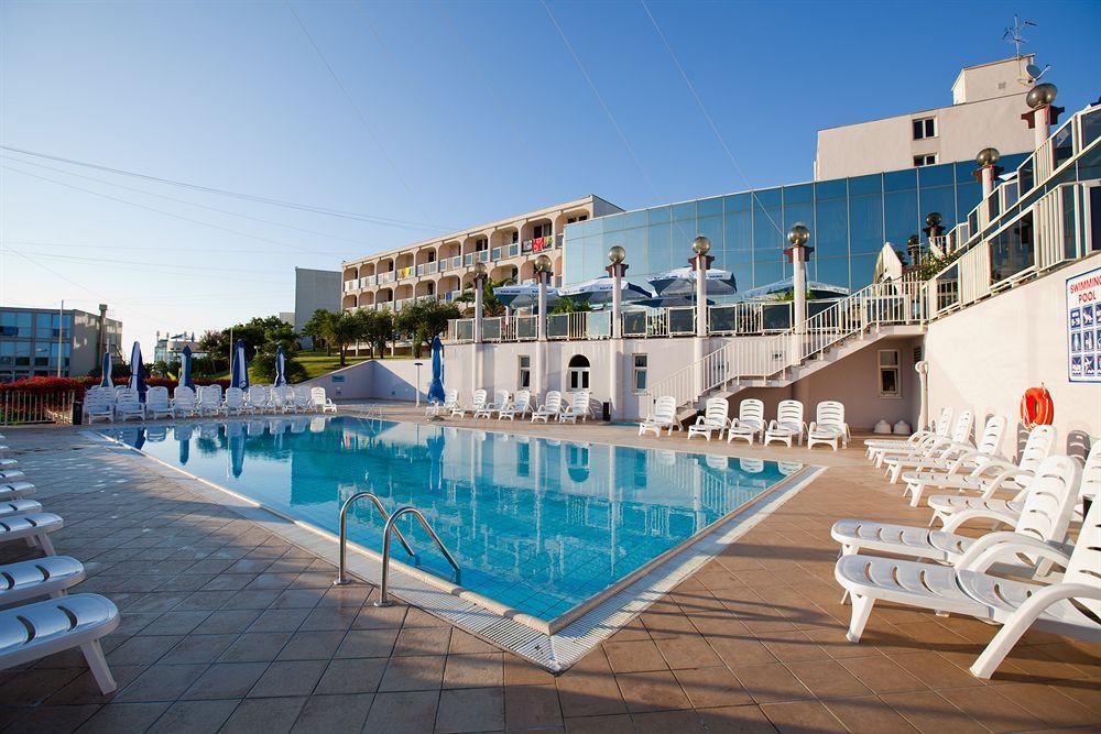 Hotel Istra Plava Laguna Poreč Dış mekan fotoğraf