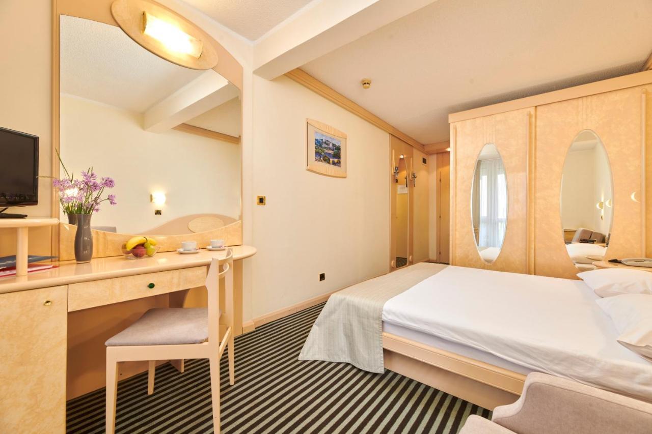 Hotel Istra Plava Laguna Poreč Dış mekan fotoğraf