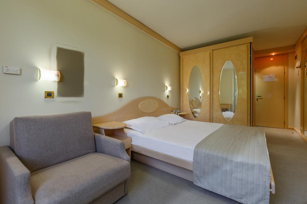 Hotel Istra Plava Laguna Poreč Dış mekan fotoğraf